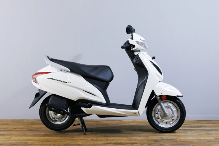 चाहे आप Honda Activa चलाते हो या TVS Jupiter, यह एक आसान हैक बढ़ा सकता है आपकी माइलेज