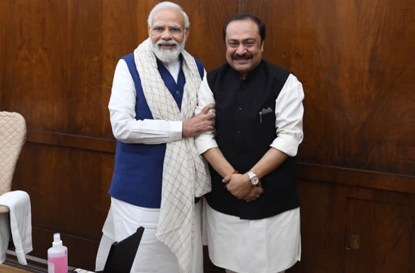 नवादा में सांसद विवेक ठाकुर का जनसंवाद, व्यापार, रोजगार और विकास पर चर्चा 1 Screenshot 2026 06 18 102806