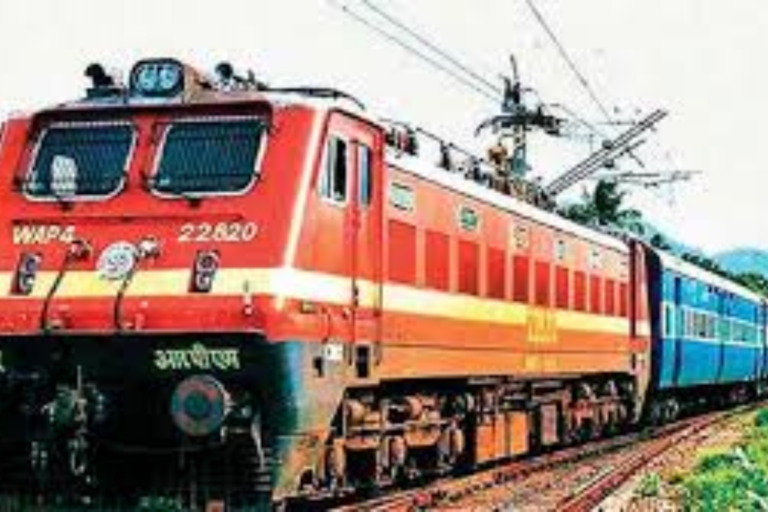 यात्रियों की भीड़ को देखते हुए रेलवे का बड़ा फैसला, पटना-हावड़ा समेत पांच जोड़ी स्पेशल ट्रेनों की अवधि बढ़ी