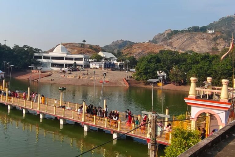 भयहरण स्थान से मंदार तक गूंजा भक्ति का स्वर, पंचमुखी मंदिरों में विशेष पूजा-अर्चना