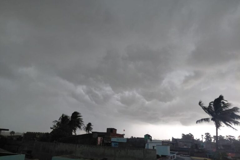 आसमान में छाए रहेंगे बादल; बांका-भागलपुर में आंधी और बारिश के साथ ठनका का अलर्ट