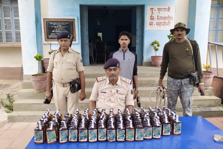 बौसी में पुलिस की बड़ी कार्रवाई, बाइक से हो रही शराब सप्लाई का भंडाफोड़