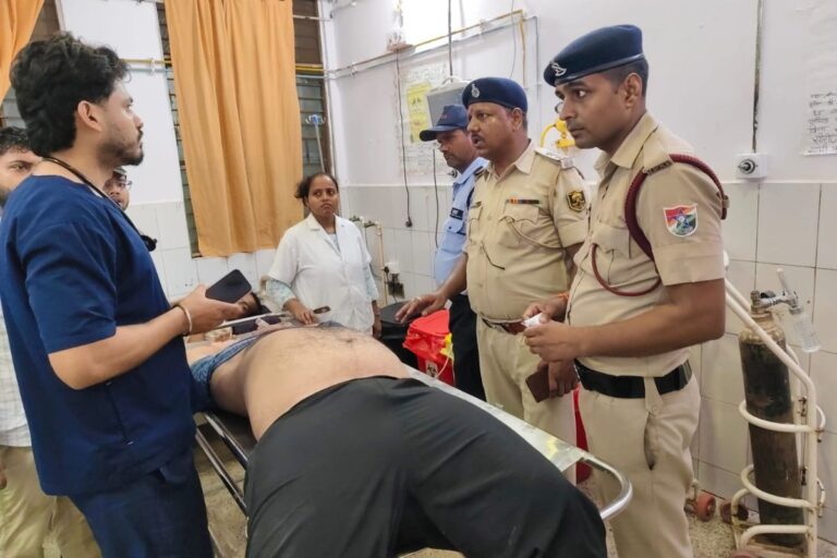 रिश्तेदार को ट्रेन पर चढ़ाने गये युवक की चलती ट्रेन से गिरकर मौत, परिवार में मचा कोहराम