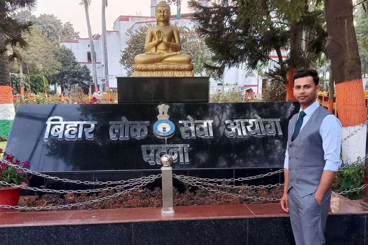 सारण के लाल नेहाल पांडेय ने 70वीं Bpsc में मारी बाजी, ग्रामीण विकास पदाधिकारी बन छपरा का बढ़ाया मान 1 Untitled Design 2026 06 21T172008.532