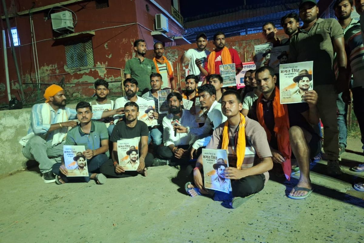 भारत तिवारी को न्याय दिलाने की मांग को लेकर पटना में निकला कैंडल मार्च, मसौढ़ी में सैकड़ों लोग हुए शामिल 2 Untitled Design 2026 06 24T101447.333