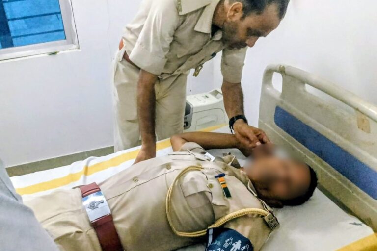 सीवान में मुहर्रम जुलूस की ड्यूटी के दौरान लाठी लगने से दारोगा घायल, अस्पताल में भर्ती