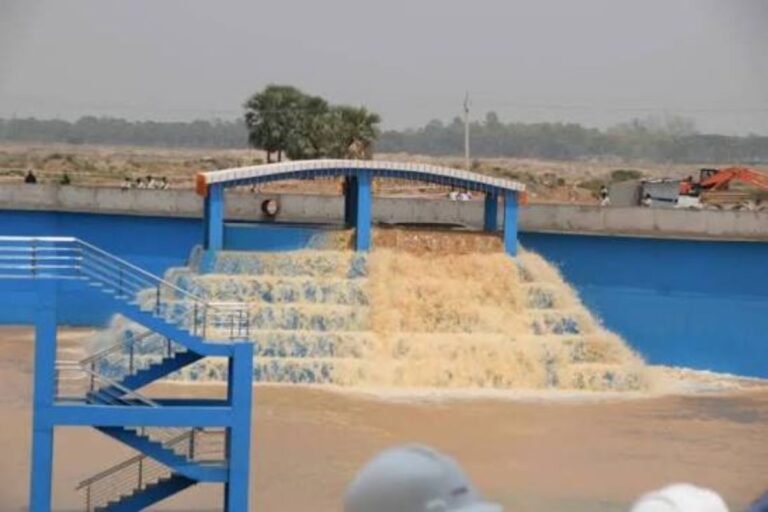 गंगाजल योजना की सफलता पर लीकेज का ग्रहण, हर दिन लाखों लीटर पानी की बर्बादी, सवाल उठा रही जनता