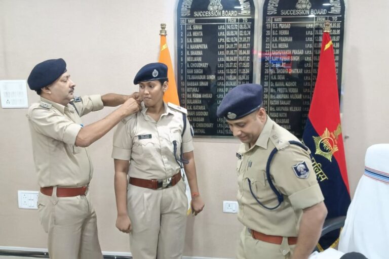 वैशाली में तीन सार्जेंट बने सार्जेंट मेजर, एसपी शुभांक मिश्रा ने कंधों पर लगाए सितारे, जाने पूरी खबर