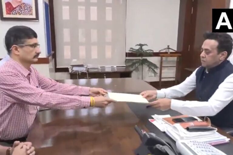 राम मंदिर चंदा मामलाः SIT ने गृह विभाग को सौंपी प्राथमिक रिपोर्ट, पैसों के लेन-देन   की हुई जांच