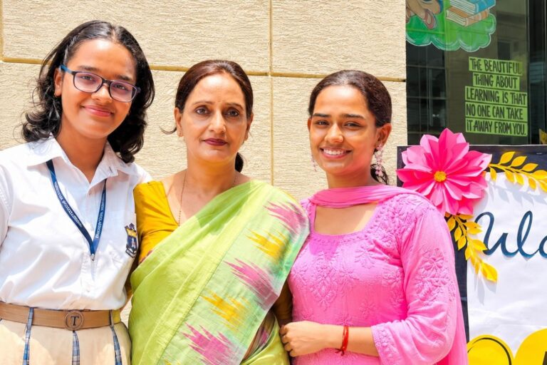 Global Parents Day Special : हर कामयाबी के पीछे छिपा है माता-पिता का त्याग, बेटियों की सफलता की असली कहानी ने दिल छू लिया