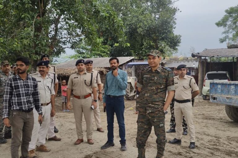 अवैध खनन पर जिला प्रशासन का बड़ा प्रहार: डीएम और एसपी के नेतृत्व में तड़के 4 बजे सरप्राइज रेड