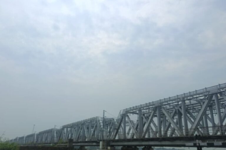 आज होगी मध्यम बारिश, 36 डिग्री पर पहुंचेगा तापमान, गर्मी से मिलेगी राहत