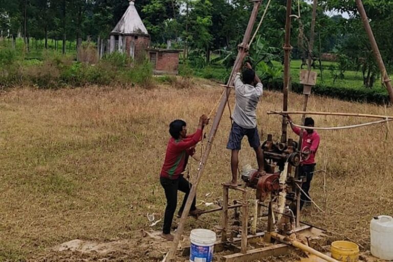 चिकेन नेक को मिलेगा चौथा रेल कॉरिडोर, ठाकुरगंज–चटेरहाट नई रेल लाइन के लिए मिट्टी जांच शुरू