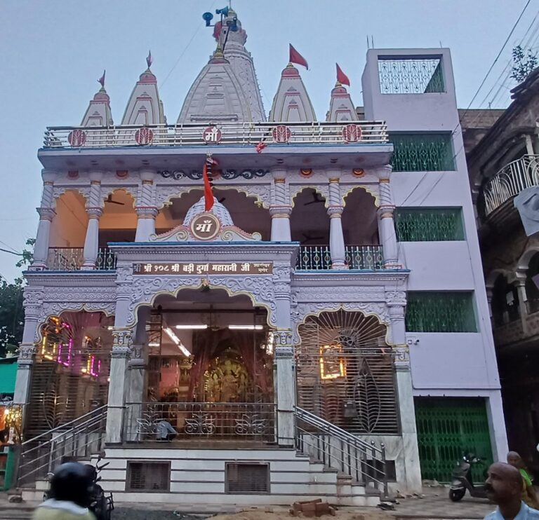 मुंगेर में अटूट आस्था का केंद्र है शादीपुर की बड़ी दुर्गा महारानी, दूर-दूर से पहुंचते हैं श्रद्धालु