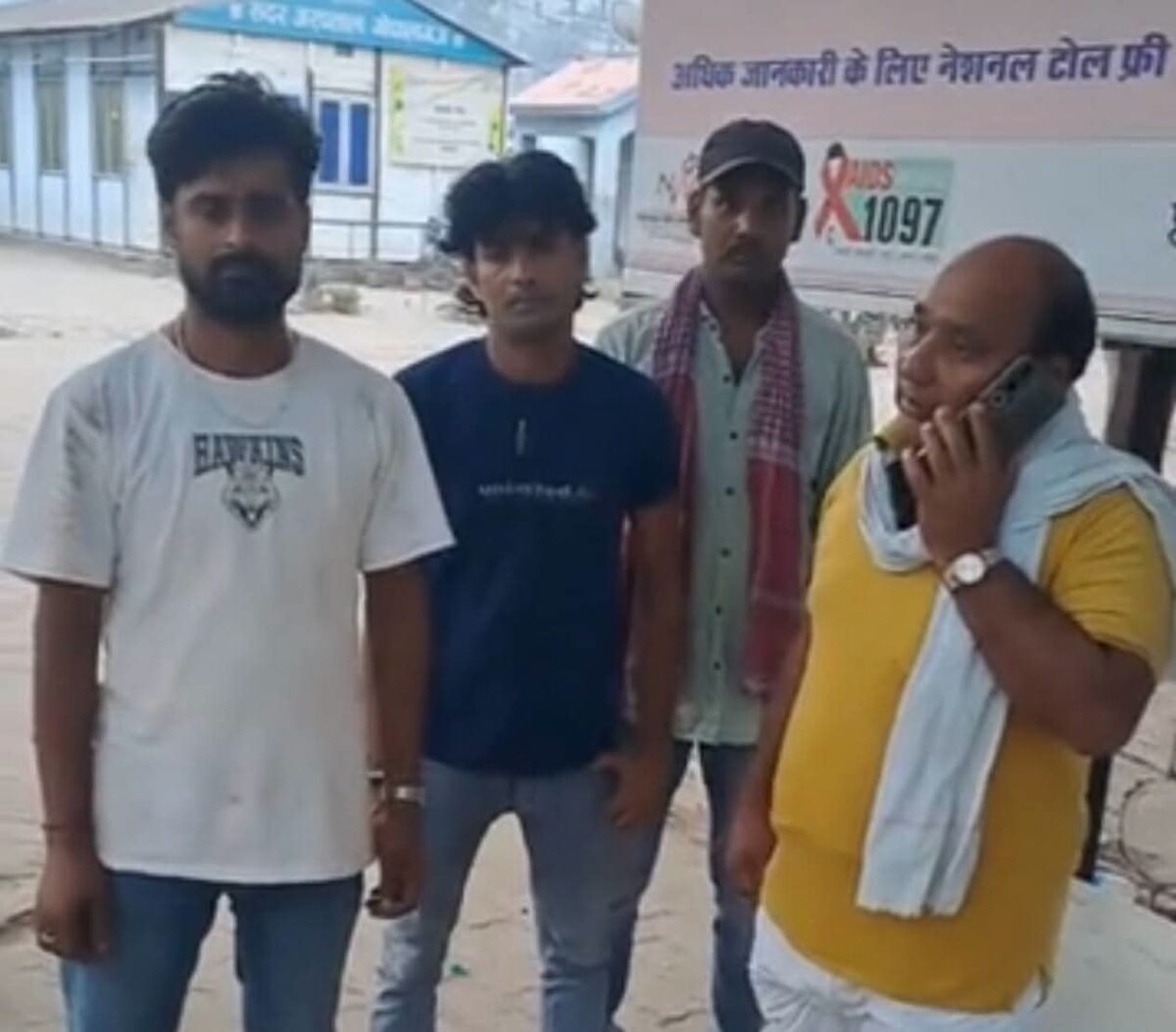 ट्रांसजेंडर डांसर सोनू गोंड मर्डर केस में Sit बनी, गोपालगंज पुलिस की ताबड़तोड़ छापेमारी 3 Whatsapp Image 2026 06 20 At 11.32.22 Am