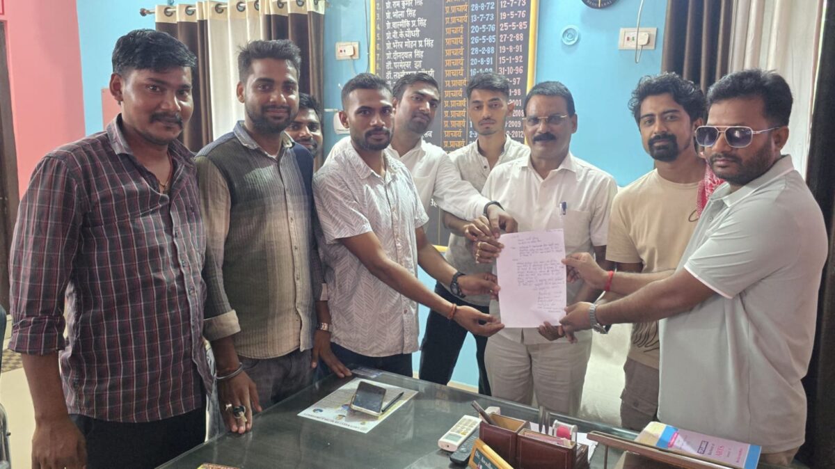 Lnmu कुलपति पर आउटसोर्सिंग बहाली में करोड़ों की उगाही का आरोप, बेगूसराय में छात्र संगठनों ने खोला मोर्चा 2 Whatsapp Image 2026 06 20 At 4.12.42 Pm