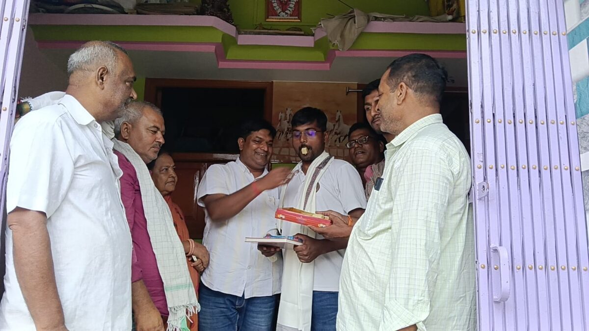 मजदूर के बेटे ने 70वीं Bpsc में लहराया बेगूसराय का परचम, ननिहाल में रहकर की तैयारी, बने आपूर्ति निरीक्षक 3 Whatsapp Image 2026 06 22 At 4.54.49 Pm