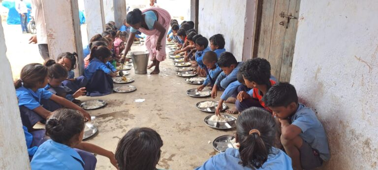 कटिहार में एमडीएम के डेढ़ दर्जन जिला व प्रखंड साधनसेवियों का तबादला