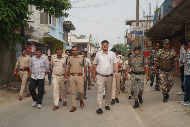 मुहर्रम को लेकर अररिया में हाई अलर्ट, डीएम-एसपी ने संवेदनशील क्षेत्रों का किया निरीक्षण