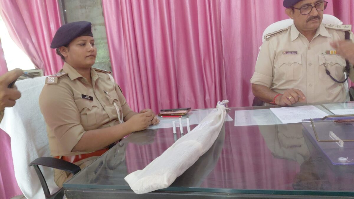 पटना के कोहवां फायरिंग कांड में पुलिस की बड़ी कार्रवाई, दो गिरफ्तार, देसी राइफल व कारतूस बरामद 2 Whatsapp Image 2026 06 29 At 5.07.02 Pm