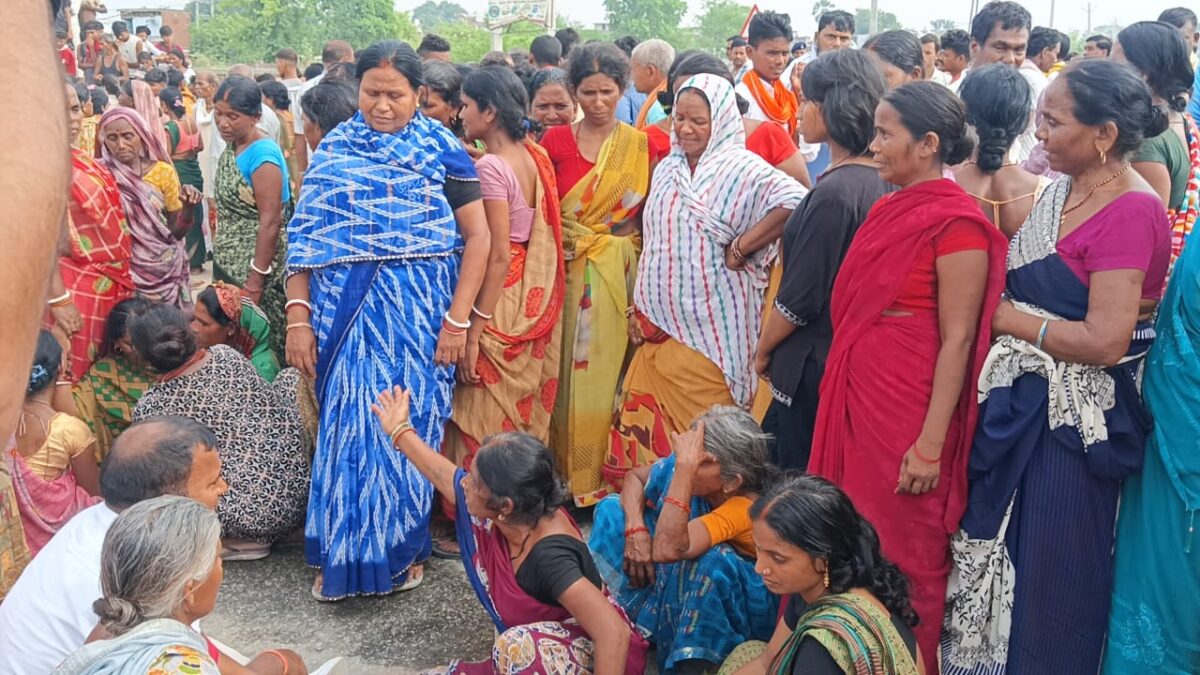जहानाबाद : कैंसर से जूझते बेटे को बचाने निकला पिता सड़क हादसे का शिकार, इलाज के दौरान बेटे ने भी तोड़ा दम 4 Whatsapp Image 2026 06 30 At 7.08.22 Pm 1