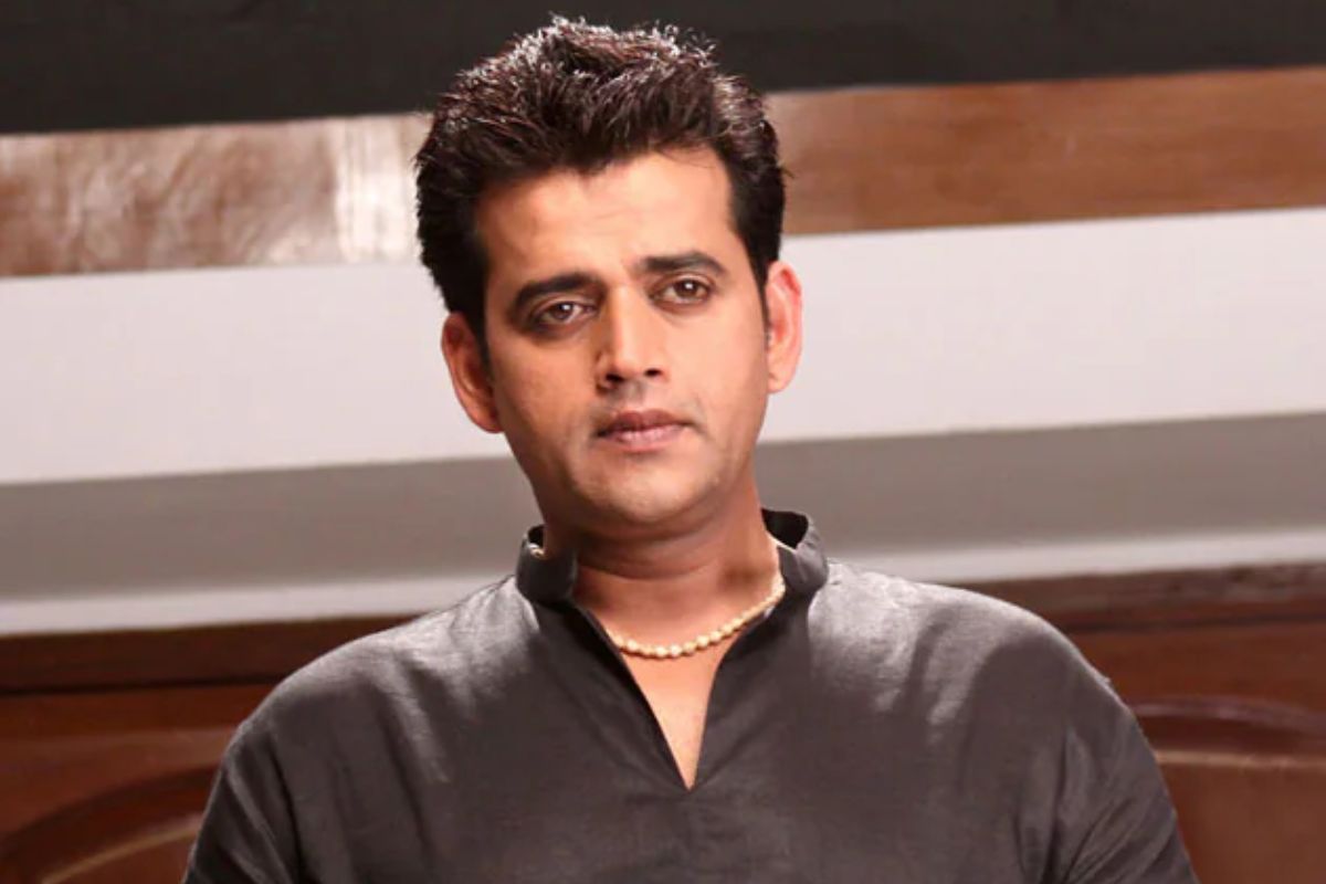 कोई नहीं मानता था कि मैं कुछ कर पाऊंगा… Ravi Kishan का छलका दर्द, बताया कैसे 34 साल तक लगातार मिलता रहा रिजेक्शन 1 Actor Ravi Kishan Old Photo