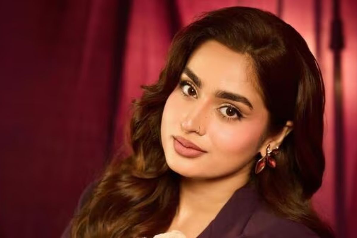 Actress Ayesha Khan