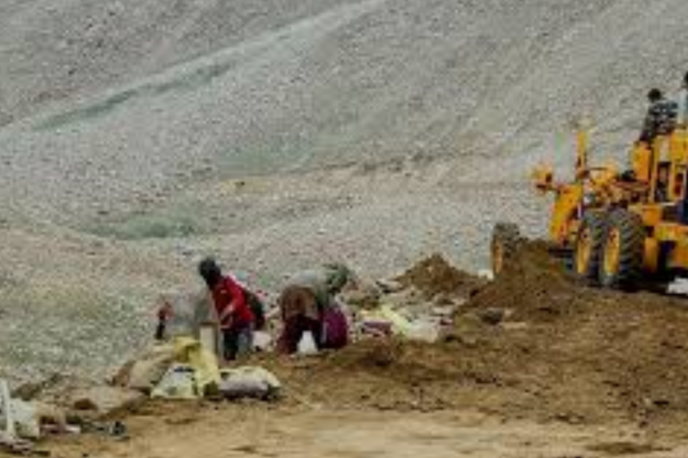 अवैध खनन पर सख्त हुआ प्रशासन, अरवल में चलेगा विशेष अभियान, प्रशासन ने उठाए  सख्त कदम