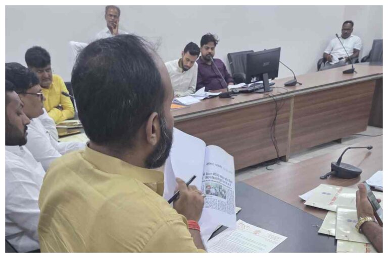 चनपटिया के स्वास्थ्य केंद्रों की बदहाली पर विधायक ने विधानसभा समिति में उठाए सवाल, निष्पक्ष जांच की मांग
