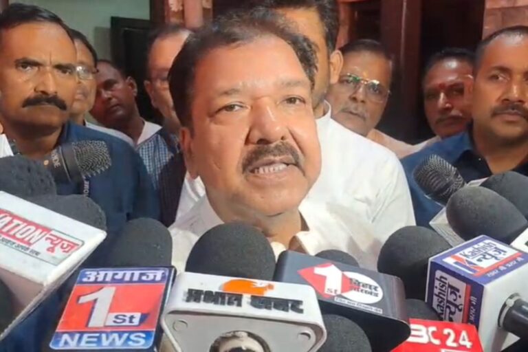 ‘भरत तिवारी के पास कैसे आया अवैध हथियार?’, मंत्री ने उठाया सवाल, सीएम-सांसद ने कैसे किया रिएक्ट?