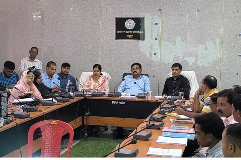 देवघर पहुंचे मुख्य निर्वाचन पदाधिकारी के रवि कुमार, मधुपुर में BLO ट्रेनिंग कार्यक्रम में हुए शामिल 