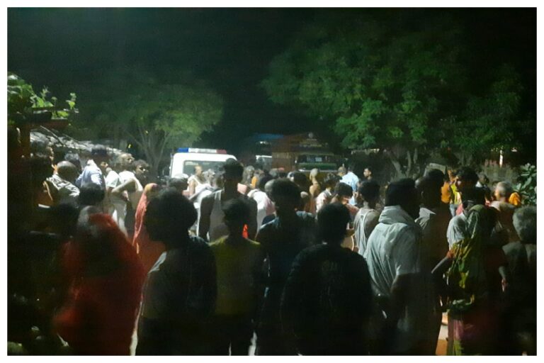Chanpatia Road Accident: तेज रफ्तार ट्रक ने बाइक सवार परिवार को कुचला, मां और 18 माह के बेटे की मौत