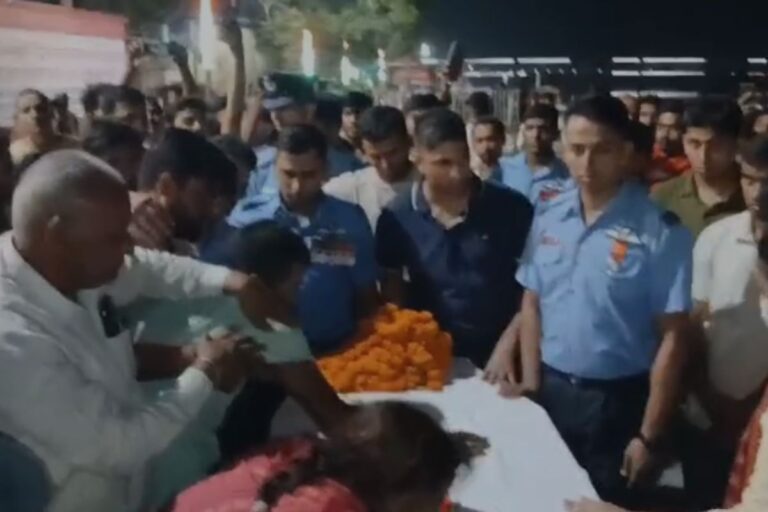 गयाजी में राजकीय सम्मान के साथ शहीद शुभम को अंतिम विदाई, ‘अमर रहें’ के नारों से गूंजा मसान घाट