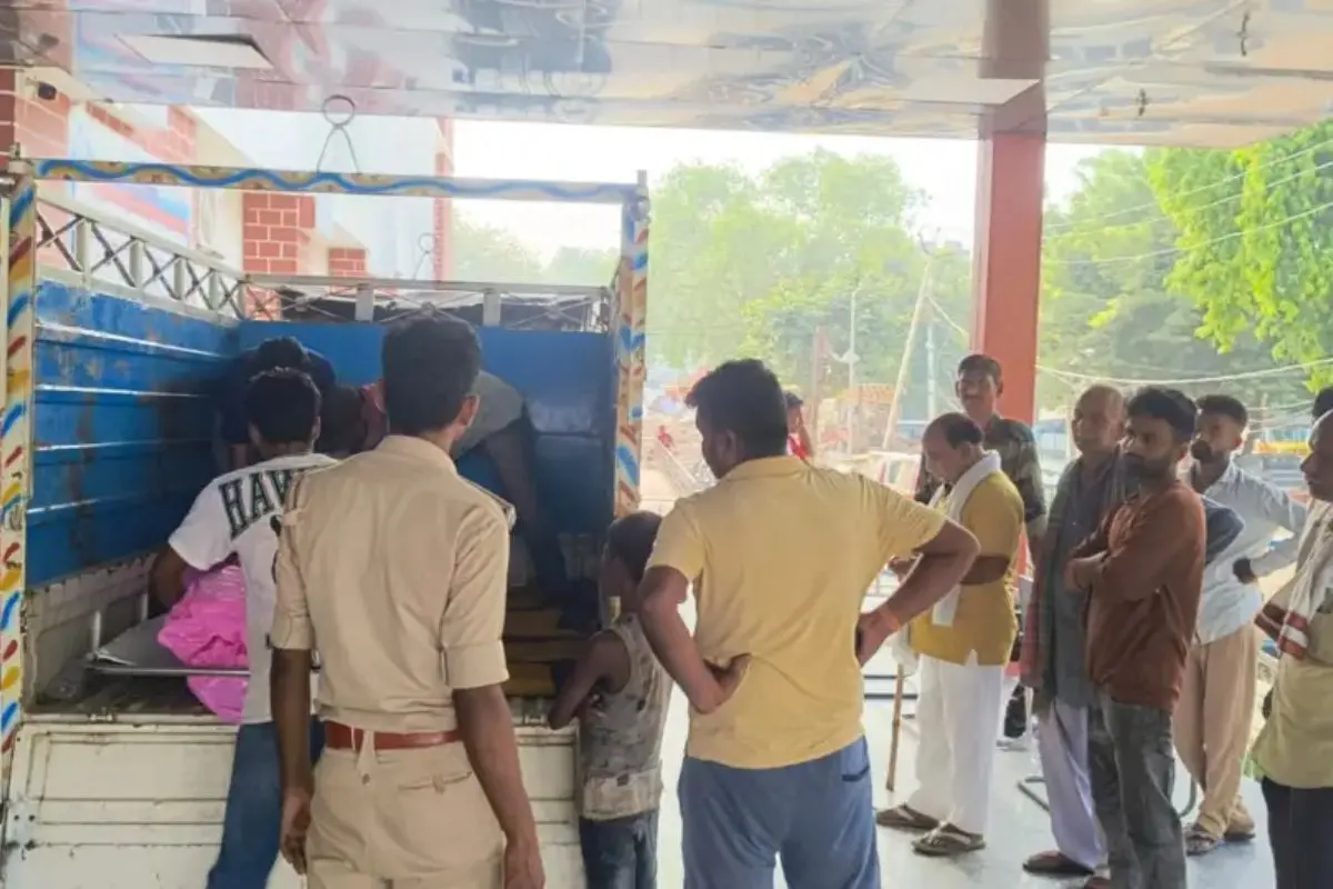 ट्रांसजेंडर डांसर सोनू गोंड मर्डर केस में मुख्य आरोपी समेत तीन गिरफ्तार, दो कारतूस समेत पिस्टल भी मिली 3 Image 1075