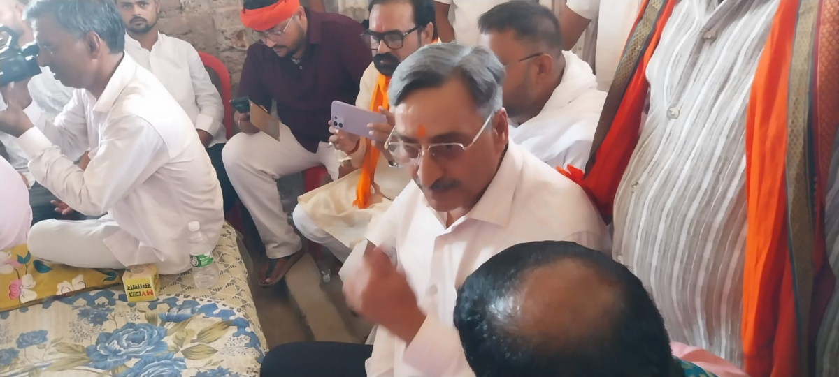 ‘कितने भरत तिवारी को मारोगे’, न्याय मिलने तक जारी रहेगा आंदोलन, सुप्रीम कोर्ट के वरिष्ठ अधिवक्ता अनिल मिश्रा ने सरकार को घेरा 1 Image 1214