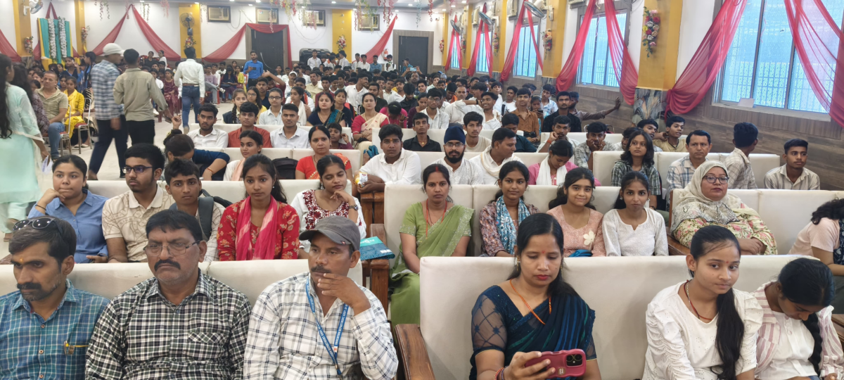 होनहारों के सिर सजा सम्मान का ताज, गूंजा प्रतिभाओं का उत्सव, 500 से अधिक को मिला सम्मान 5 Image 1310