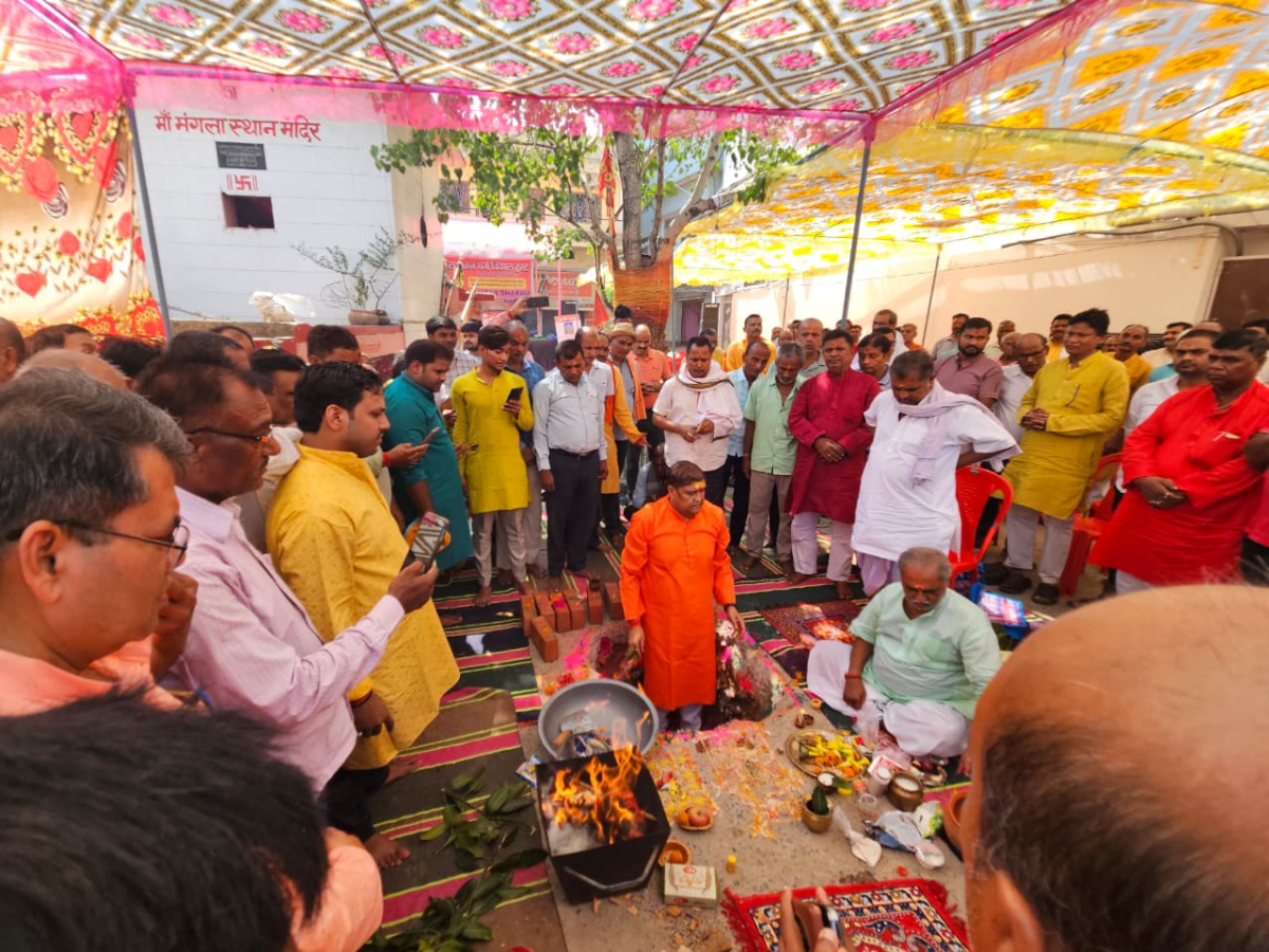 बिहारशरीफ के मंगलास्थान मंदिर का बदलेगा स्वरूप! बहुमंजिला निर्माण का शिलान्यास; अन्य मंदिरों का भी होगा कायाकल्प 3 Image 1323