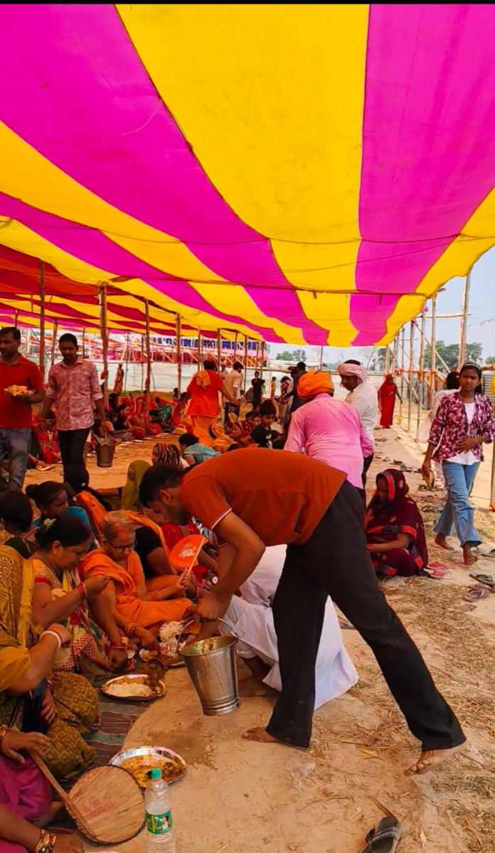 रोहतास के परमानपुर में श्री त्रिदंडी स्वामी मंदिर में प्रतिमा की प्राण-प्रतिष्ठा, हजारों श्रद्धालुओं ने किया प्रसाद ग्रहण 1 Image 1621