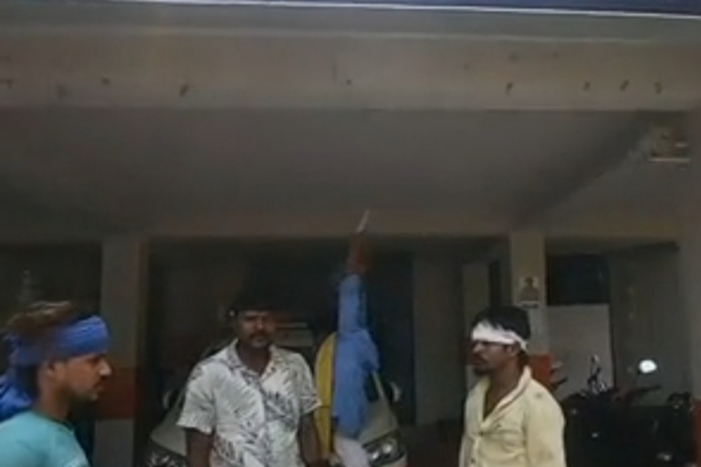 जहानाबाद में कचरा ट्रॉली टच होने पर दो सफाईकर्मियों की कर दी पिटाई, पुलिस ने चार लोगों को हिरासत में लिया