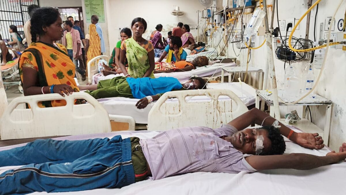 नालंदा : माता-पिता के घर आने की राह देख रहे थे सात बच्चे, बस में करंट फैलने से दोनों की मौत 2 Nalanda Bus Electrocution 12
