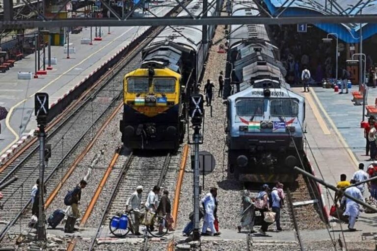 कहां है आपका कोच? अब ट्रेन के आने से आधे घंटे पहले मिलेगी जानकारी, इन स्टेशनों पर होगी सुविधा
