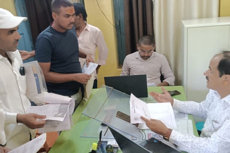 जहानाबाद घोसी अंचल कार्यालय में जनता दरबार का आयोजन, भूमि विवादों का हुआ त्वरित निष्पादन, 20 से अधिक मामलों की सुनवाई