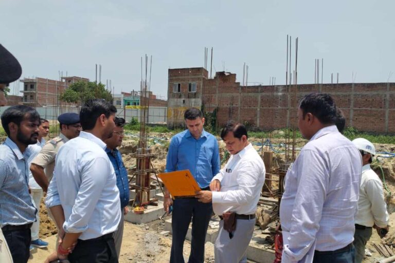 punaura dham temple: पुनौरा धाम में पिलर और परिकोटा का निर्माण शुरू, समय पर काम पूरा करने का आदेश