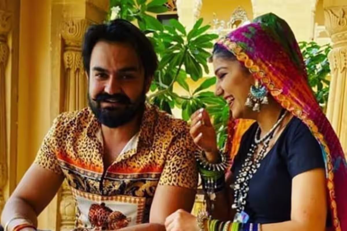 Sapna Choudhary Divorce: सपना पर था अफेयर का शक, इसलिए मारपीट करता था पति? को-स्टार का बड़ा दावा 1 Sapna Choudhary And Veer