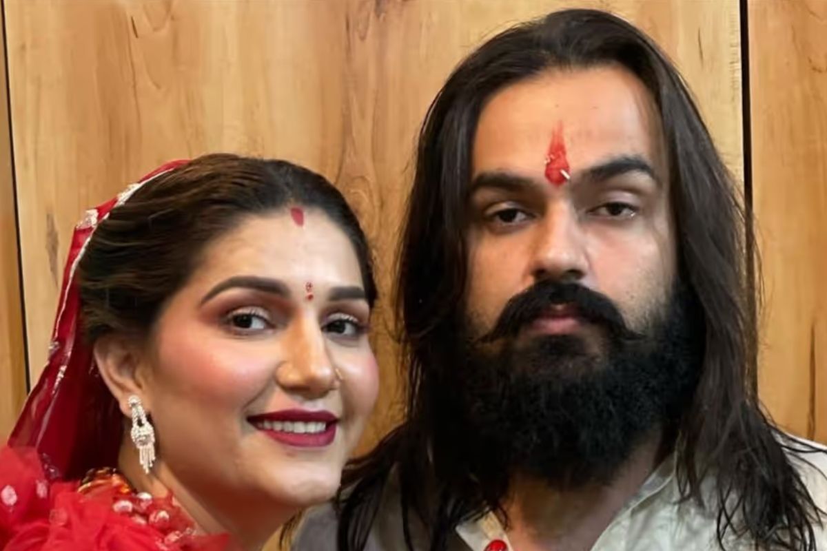 Sapna Choudhary Divorce: सपना पर था अफेयर का शक, इसलिए मारपीट करता था पति? को-स्टार का बड़ा दावा 3 Sapna Choudhary And Veer Sahu