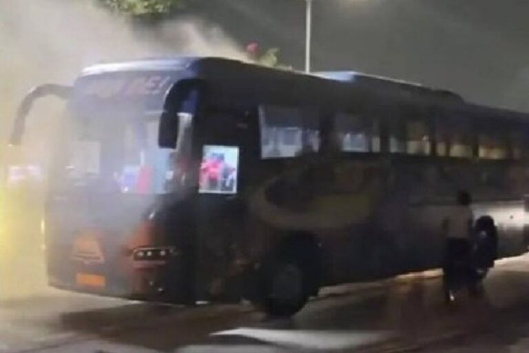 बाल-बाल बचे गुजरात के खिलाड़ी, होटल लौटते समय टीम बस में हुआ शॉर्ट सर्किट 
