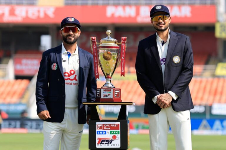 सुदर्शन-जायसवाल हुए आउट, क्रीज पर डटे राहुल ने भारत को पहुंचाया 200 के पार