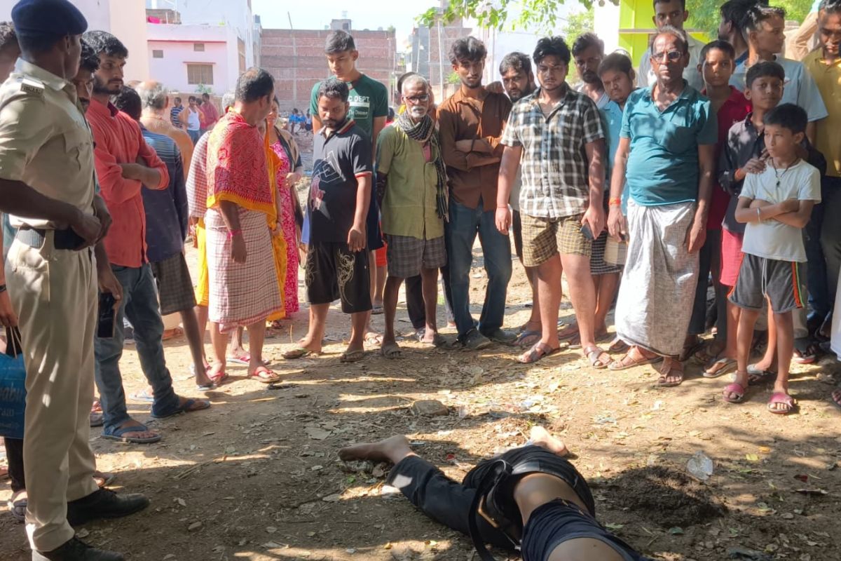 बक्सर पुलिस ने ओम पांडेय के हत्यारों की पहचान की, संदिग्ध लड़कियों से पूछताछ पूरी, जल्द होगा खुलासा 1 %E0%A4%Ac%E0%A4%95%E0%A5%8D%E0%A4%B8%E0%A4%B0 53