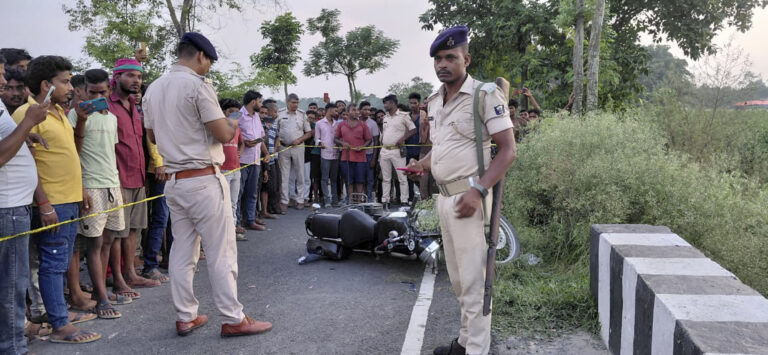 सीएसपी संचालक को गोली मार सात लाख रुपये लूटे, गले में लगी गोली, मेडिकल कॉलेज रेफर