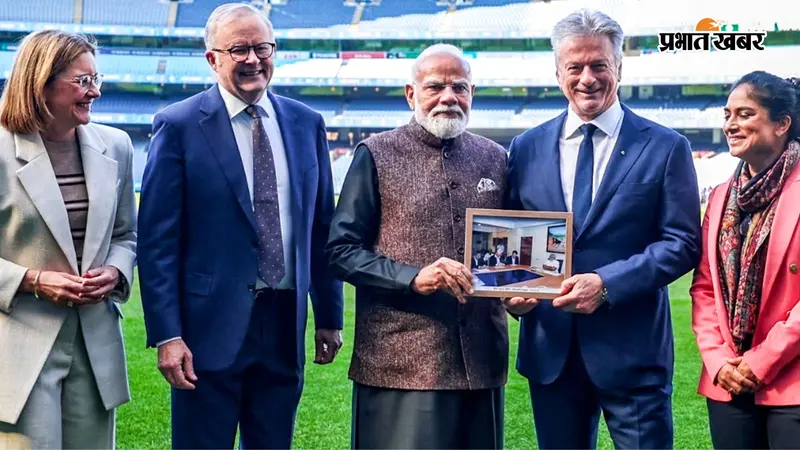 MCG में दिखी भारत-ऑस्ट्रेलिया दोस्ती की झलक, PM मोदी ने स्टीव वॉ को दिया खास तोहफा
